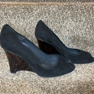 STUART WEITZMAN Suede Peep Toe Tortoise Shell Wedges Size 8